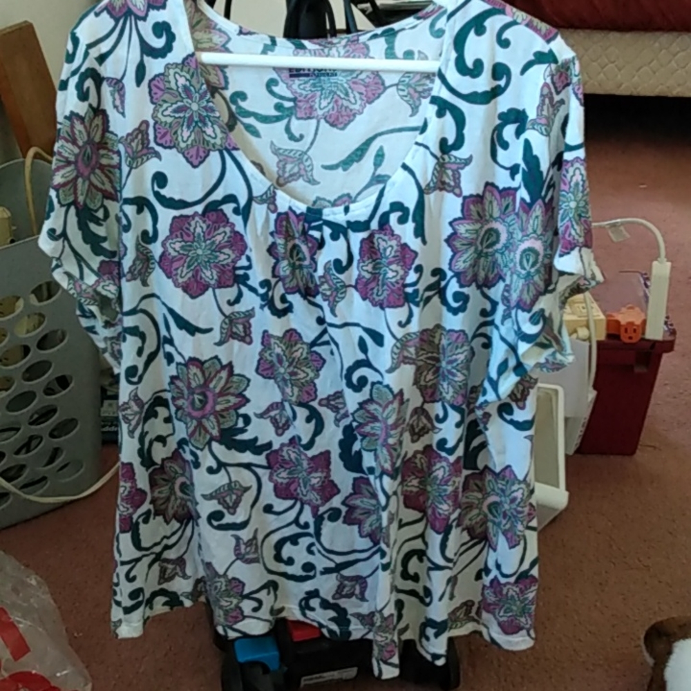 Editions Classic Fit women's plus size 2X floral tshirt